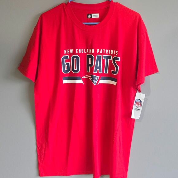 NFL Team Apparel New England Patriots Men's Large Red Short-sleeve T-shirt Logo - Picture 1 of 4